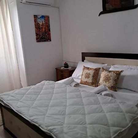 Olivia Guesthouse Gjirokastër Extérieur photo