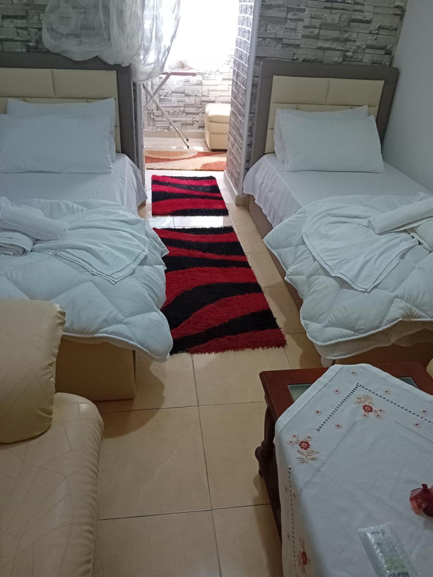 Olivia Guesthouse Gjirokastër Extérieur photo