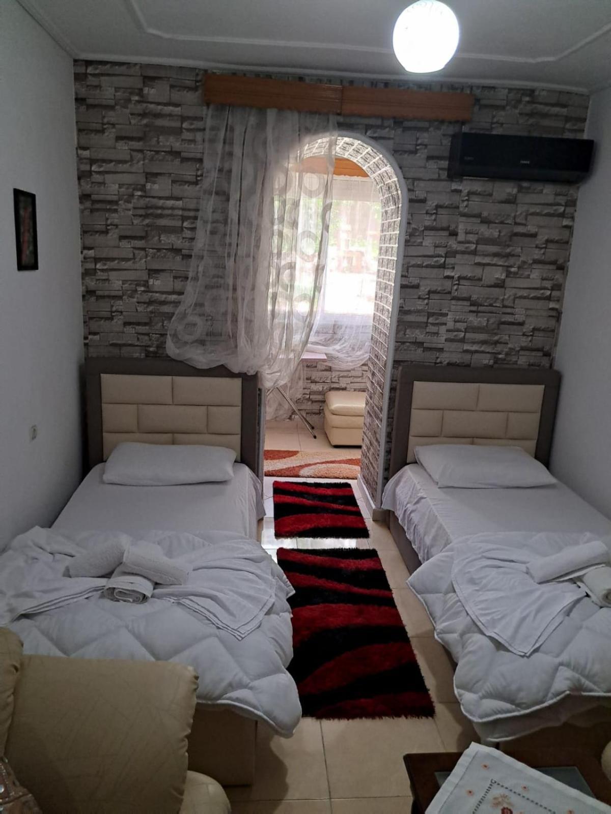 Olivia Guesthouse Gjirokastër Extérieur photo
