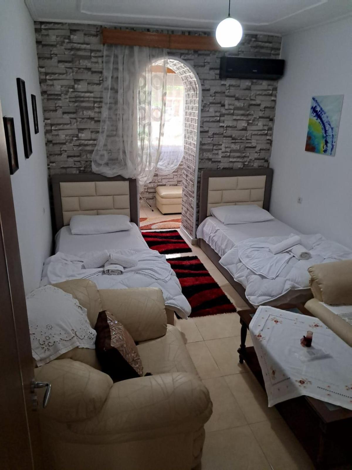 Olivia Guesthouse Gjirokastër Extérieur photo